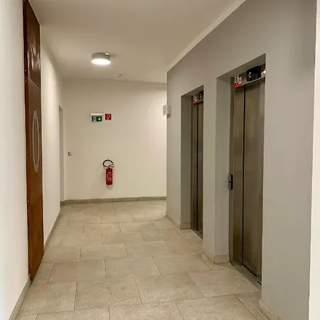 Apartament Very Nice Studio With Balcony, Great Location Bratysława