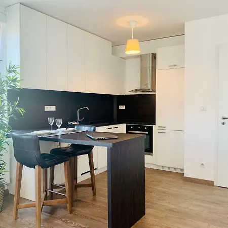 Very Nice Studio With Balcony, Great Location Bratislava
