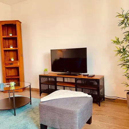Very Nice Studio With Balcony, Great Location Apartman Pozsony